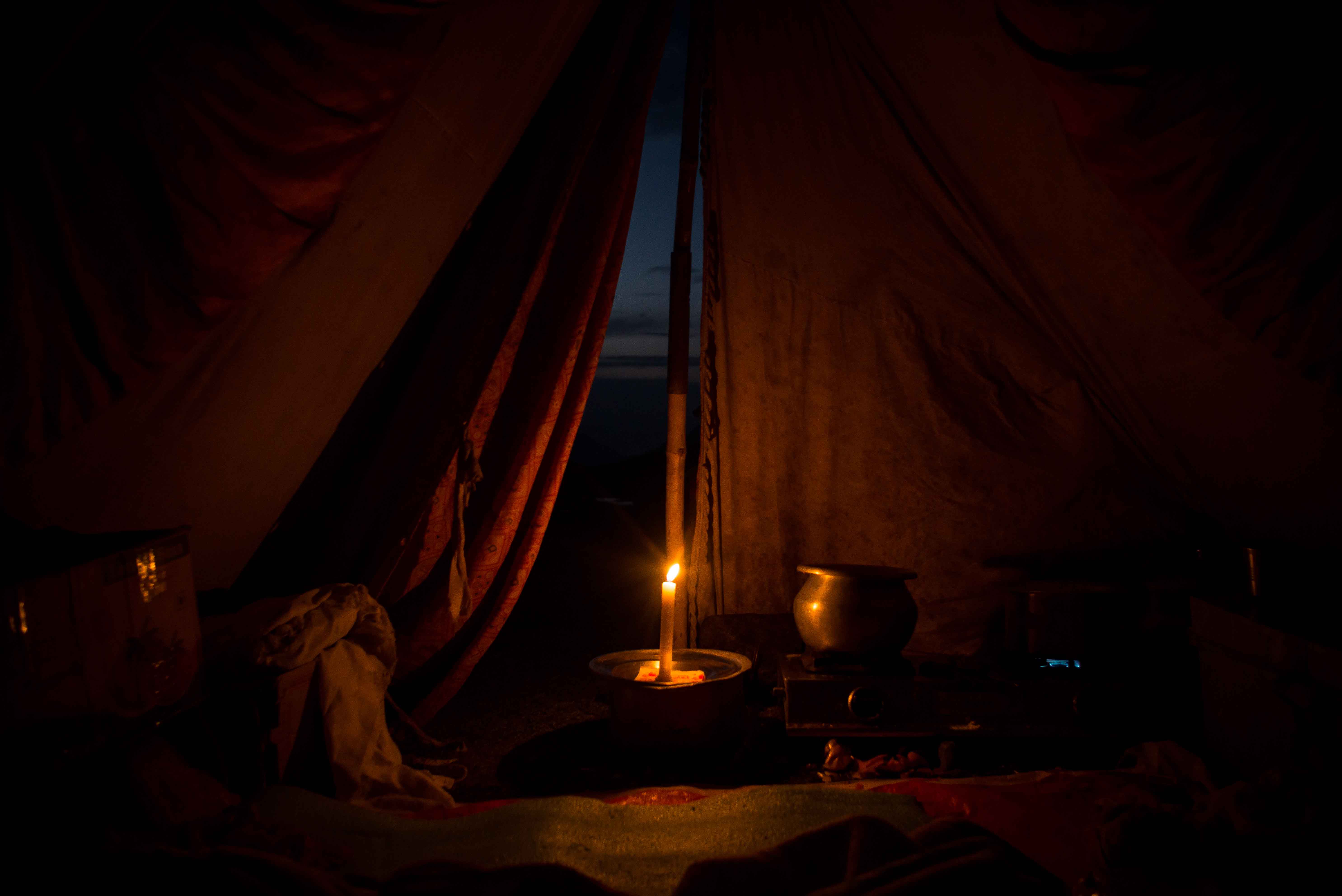 Interior-of-a-tent-at-night.-Image-by-Daniel-ODonnell-mediadrumworld.com_.jpg